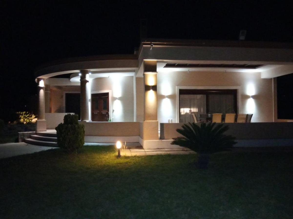 Kos Villa - Family Comfort With Large Garden, Jacuzzi المظهر الخارجي الصورة
