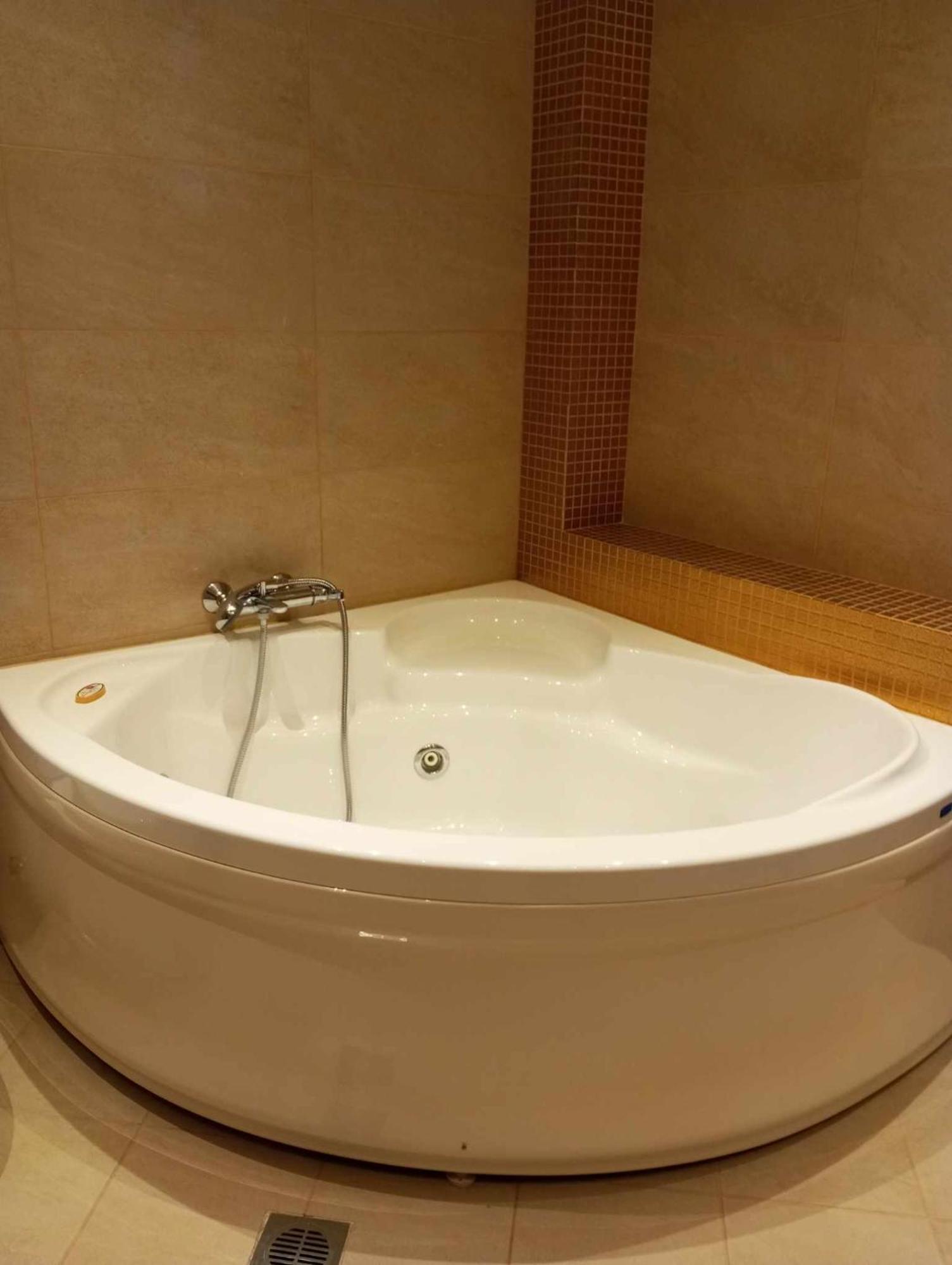 Kos Villa - Family Comfort With Large Garden, Jacuzzi المظهر الخارجي الصورة